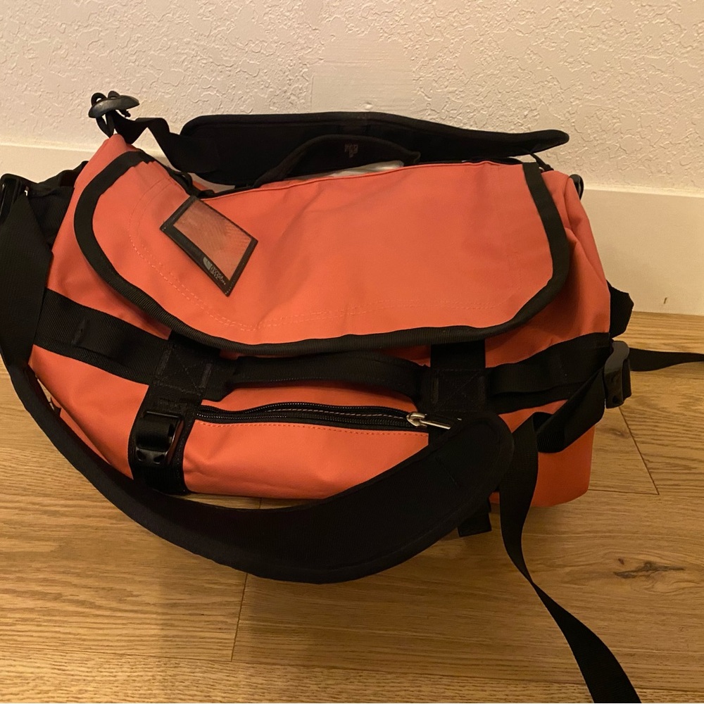 The North Face voyager backpack duffle bag XS - Picture 2 of 6